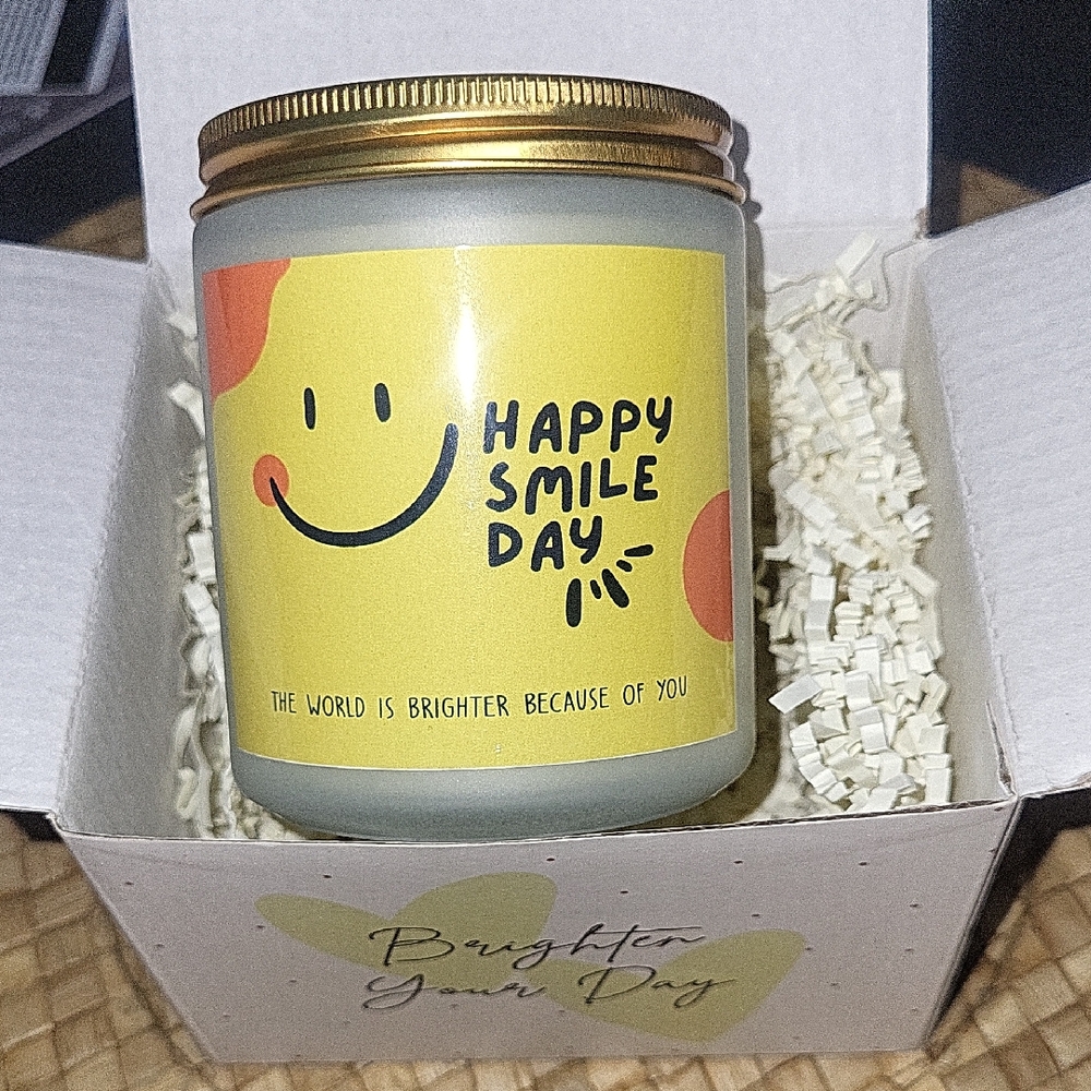 Happy Smile Day Scented Candle - Yellow